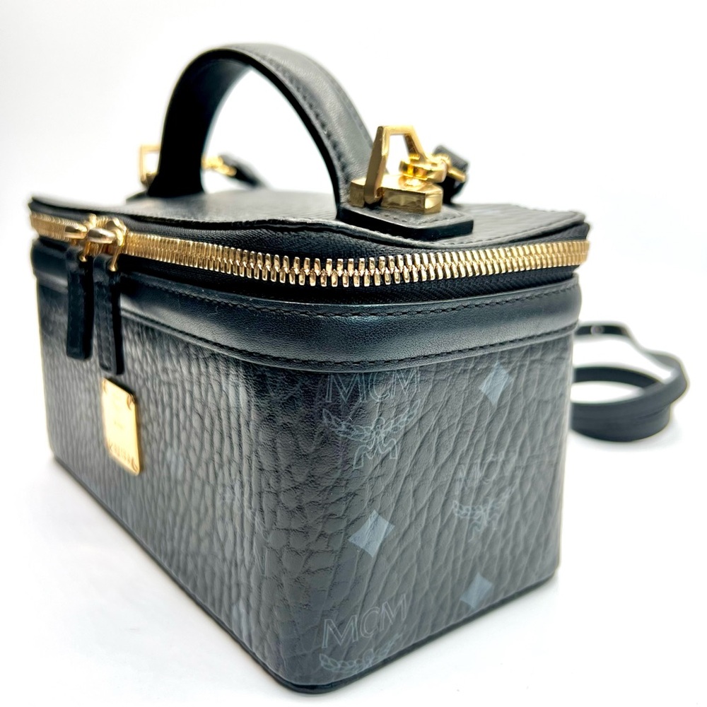 ❌❌SOLD❌❌ MCM Aren Vanity Case in Black Visetos Canvas w/ Leather Trim & Strap - Picture 9 of 10